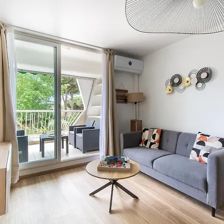 Apartment Le Sable Et Pinede